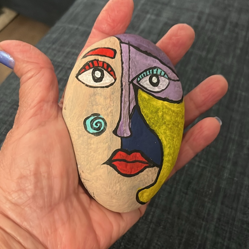 Painted stone - Picture 5 of 5